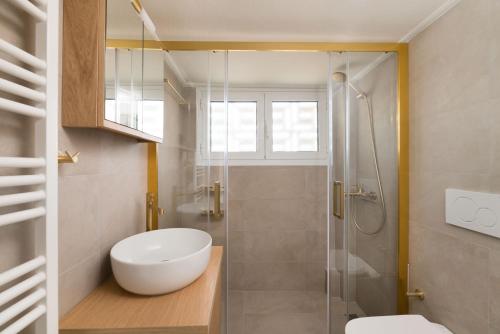 Beaming 2BR Apartment in Paleo Faliro by UPSTREET
