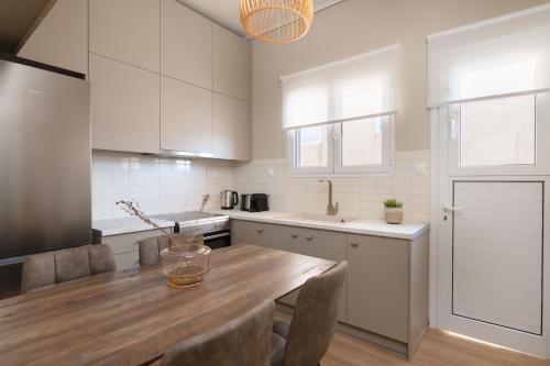 Beaming 2BR Apartment in Paleo Faliro by UPSTREET