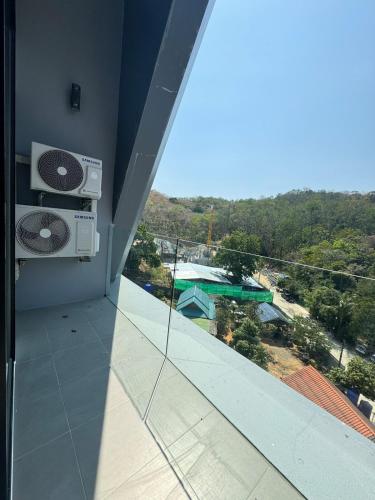 Πισίνα στο ή κοντά στο Utopia Loft Condo