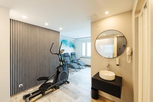 Fitness centrum a/nebo fitness zařízení v ubytování Hotel City