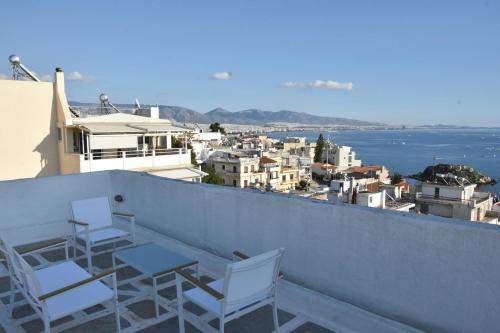 Modern Apartment with Stunning Piraeus Views