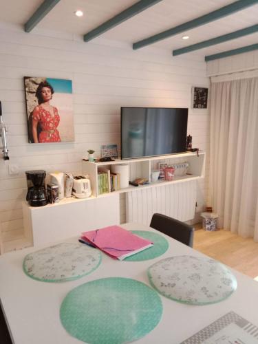 Appartement T2 vue Marina 2QMAR15 apartment one bedroom marina view