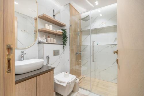 Smartly Designed Studio in JVC tesisinde bir banyo