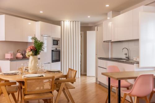 Kuchyň nebo kuchyňský kout v ubytování Casa do Solar by VinteOito