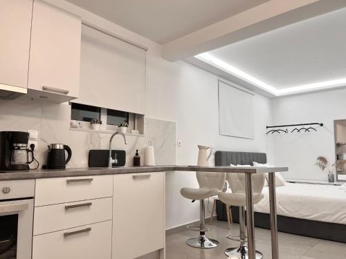 Кухня или мини-кухня в ενtreé guest house near Palamidi Castle
