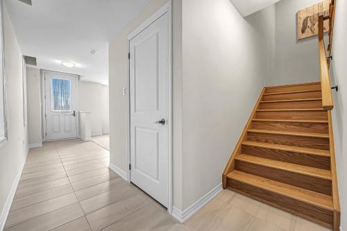 Gallery image of Spacious 6bed Home near Pier Niagara Toronto QEW in Burlington