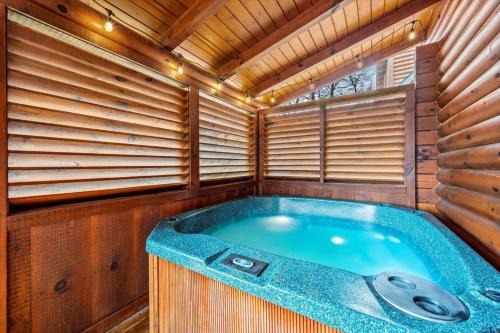 Fotografie z fotogalerie ubytování Luxe Modern Nest- Hot Tub- Pool Table- BBQ v destinaci Pigeon Forge