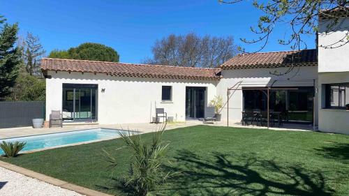 3 bedroom villa with pool