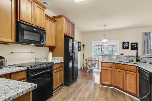 サマービルにあるCozy 4-bed, 2-bath Spacious Family Homeのギャラリーの写真