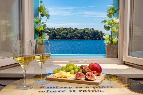 Natascha's Beachfront Apartments