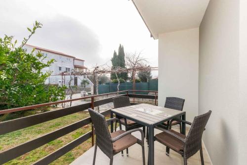 Apartment near Bijeca Sand Beach in Medolino