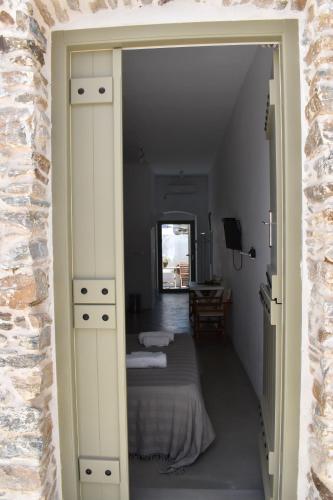Katil atau katil-katil dalam bilik di Chora Cozy Studios - Kythnos