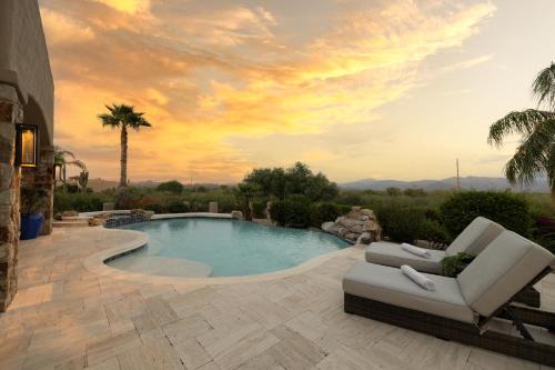 Πισίνα στο ή κοντά στο North Scottsdale on 144th