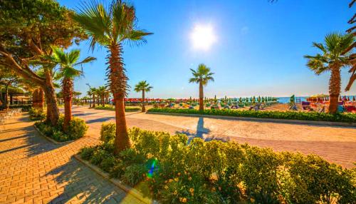 Gallery image of Green Residence by the beach in Golem