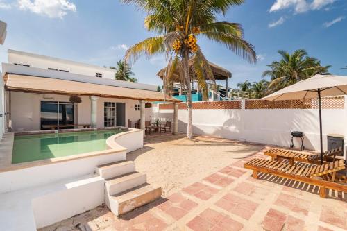 Πισίνα στο ή κοντά στο Casa para descansar y disfrutar la vida en el mar