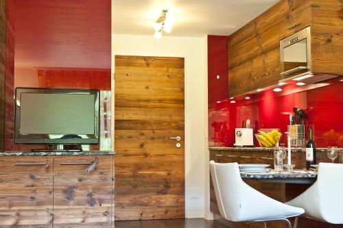 Studio Castor Zermattにあるキッチンまたは簡易キッチン