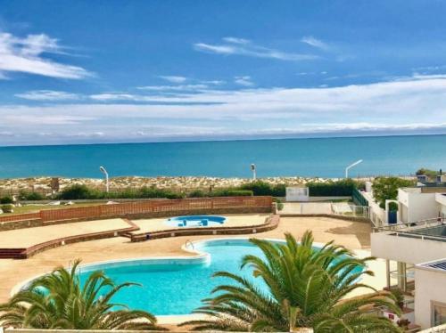 Grand studio, PISCINE, Vue magnifique plage, 4 personnes, secteur Allée des Arts Le Lydia