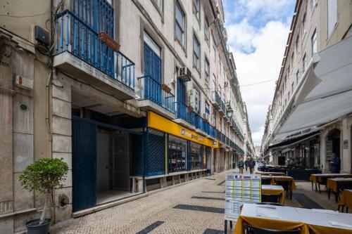 City Center Apt with Elevator Your Office inLisbon