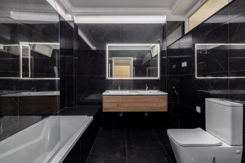 City Center Apt with Elevator Your Office inLisbon