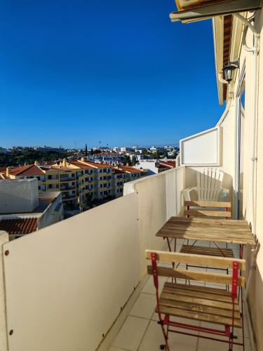 Apartamento Oura com piscina e vista mar