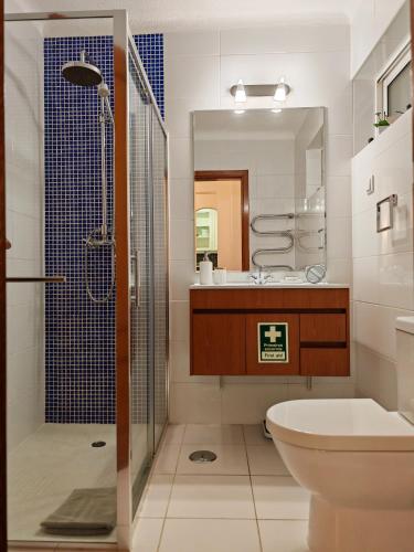 Apartamento Oura com piscina e vista mar