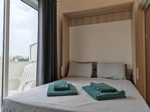Apartamento Oura com piscina e vista mar