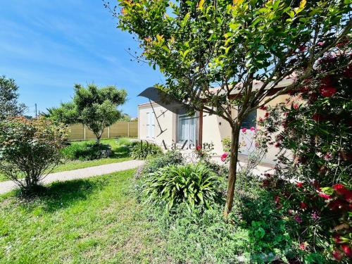 Zahrada ubytování Gîte des Claires - Avec piscine creusée privative, aux portes de l'Île d'Oléron