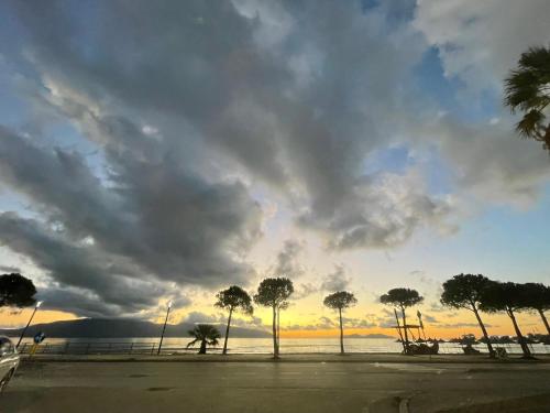 Sea View Apartment Lungomare