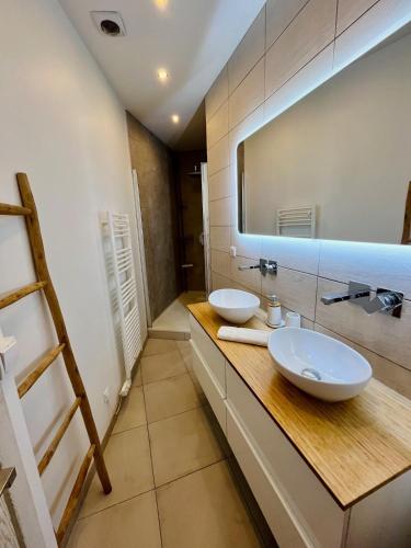 Photo de la galerie de l'établissement Comme à la maison avec terrasse, à Bourgoin-Jallieu