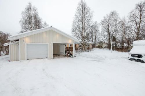 Riverside Home for families - beautiful house near Santa Claus Village semasa musim sejuk