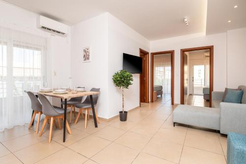 Beachfront Haven, 3 min to BEACH - Gaia 2