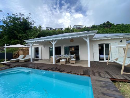 Bazén v ubytování Duna nebo v jeho okolí