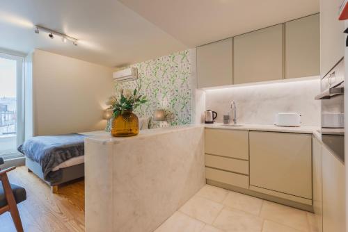 Trendy Studio in Graça's Heart by LovelyStay