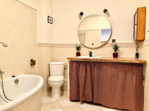 Ένα μπάνιο στο Real Life Apartament