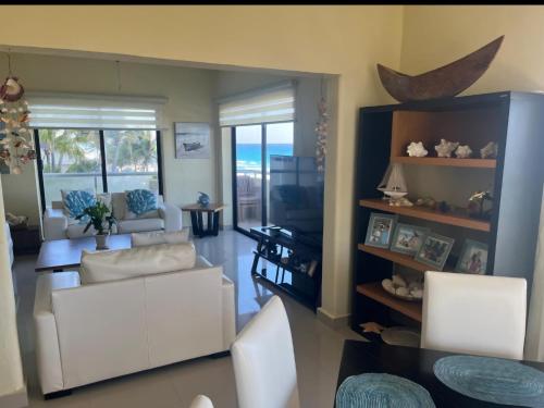 Zona de estar de Luxury Ocean Front with Activities & Entertainment