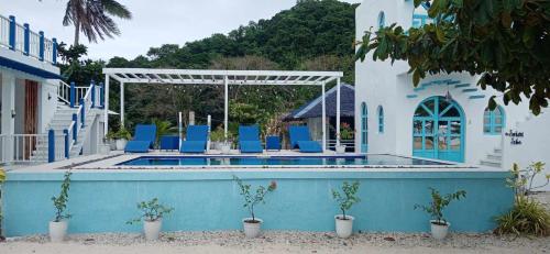 Πισίνα στο ή κοντά στο La Grande Shores Beach Resort