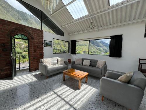 Gallery image of Fantástica Casa junto al río in Baños