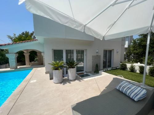 Panorama Hills Villa with Pool