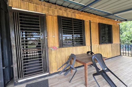 Μπαλκόνι ή βεράντα στο Nurbayu Chalet, Kemaman