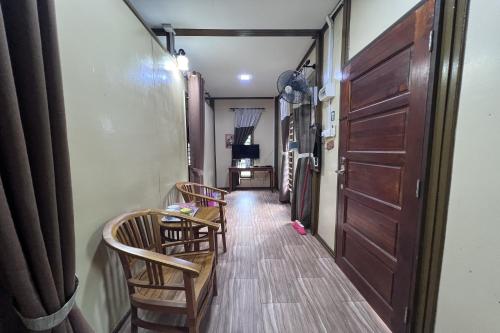 Χώρος καθιστικού στο Nurbayu Chalet, Kemaman