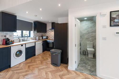 Köök või kööginurk majutusasutuses Chic Urban Haven with Double Bed House