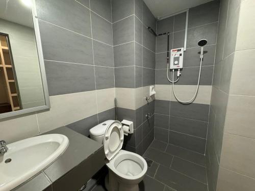 Ένα μπάνιο στο TT3 Soho 13A-7 at 5 pax Kuching