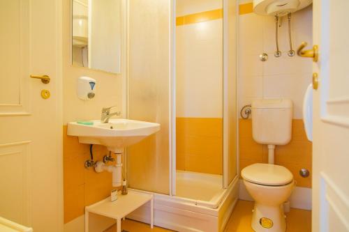 Bagno di Cheap Sleep Marinero