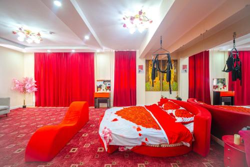 Postel nebo postele na pokoji v ubytování Eagle Town Serviced Apartment