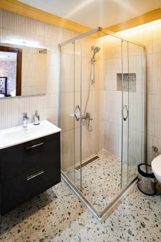 Un baño de Cheers Hostel