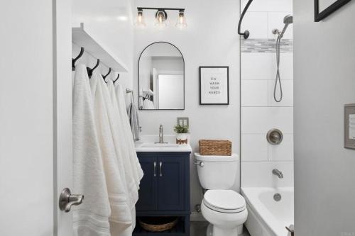 Ένα μπάνιο στο San Diego Homestay B