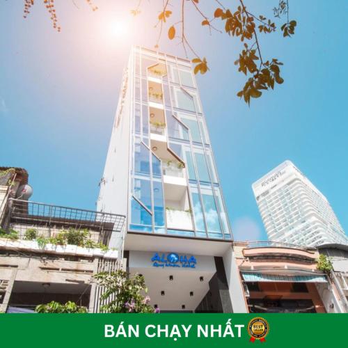 a building in the city with the words ben chay nishi at Aloha Hotel in Quy Nhon