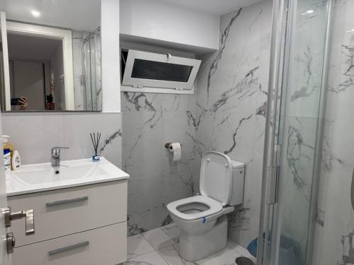 Heart of Los Cristianos Modern Apartment Close to the Sea in Tenerife