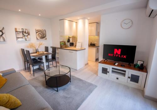 Two Bedroom apartment within Puerto Banus Marina