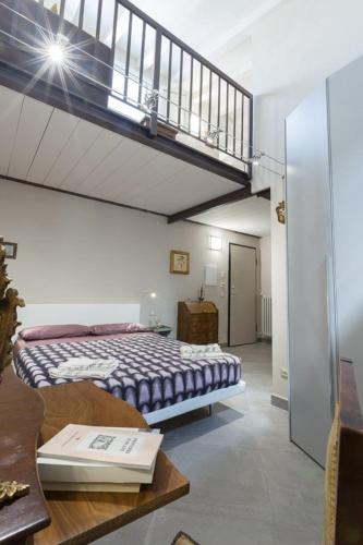 Pitti Flats Serragli
